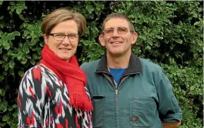  ??  ?? Theona and Johan Blom immigrated from South Africa for the opportunit­ies in dairying.