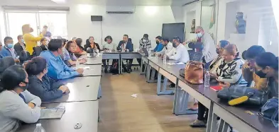  ?? ROSALÍA MALDONADO ?? La reunión
de Conagua con ciudadanos se desarrolló en la sala de cabildo de Tula