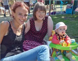  ??  ?? Lesley Bell, Edel O’Meara and baby Quinn Malone at the Abbey grounds.