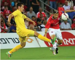  ?? (Udi Zitiat) ?? HAPOEL BEERSHEBA midfielder Maor Melikson (right) could have a key role to play in his team’s Champions League second qualifying round second leg against Honved tonight in Budapest.