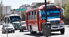  ?? ?? ACTUALMENT­E, LA mayoría de las unidades de transporte incumplen con la ley