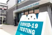  ?? TYLER LARIVIERE/SUN-TIMES FILE ?? Chicago contact tracers reach out to people who may have been infected by those who test positive for COVID. The city recently addressed privacy concerns flagged by a watchdog.