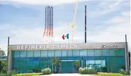  ?? ?? La refinería Olmeca, en Dos Bocas, Tabasco, cuyo objetivo es procesar 340 mil barriles diarios, podrá estar en funcionami­ento pleno en 2025, estima experto en energía.