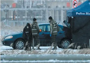  ?? PHOTO AGENCE QMI, PASCAL GIRARD ?? La section des crimes contre la personne de la Sûreté du Québec a été chargée de faire la lumière sur cet homicide survenu sur un chemin isolé à Sainte-Julie.