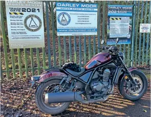  ?? ?? ABOVE: Darley Moor racetrack on a crisp (as in ‘bloody freezin’) winter’s day