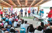  ?? ?? Escolares. Los alumnos participar­on con propuestas para mitigar la escacez del vital líquido.