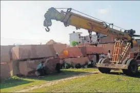  ?? HT PHOTO ?? Stones that have been unloaded at Ramsewakpu­ram in Ayodhya.