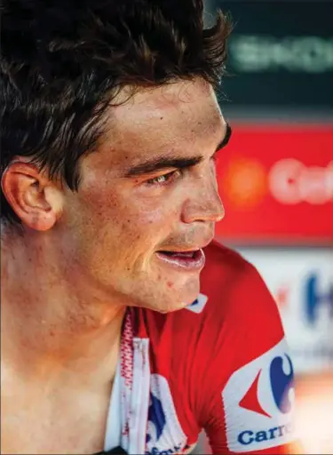  ?? ?? ← SEPP KUSS
Nasce a Durango, in Colorado, il 13 settembre del 1994 – ha compiuto gli anni in maglia rossa durante la Vuelta, nel giorno dell’Angliru – passa profession­ista con la maglia della
Rally Cycling e dopo due stagioni va in Jumbo-Visma con la quale cresce anno dopo anno. Prima fa il mattatore al Tour of Utah del 2018, tre tappe e classifica generale, poi inizia il suo idillio con i grandi giri. Con lui in squadra, la JumboVisma, ne ha vinti sette: Vuelta 2019, dove Kuss è primo di tappa al Santuario del Acebo, 2020 e 2021. Tour 2022 e 2023.
Giro d’Italia 2023. E proprio con Sepp Kuss hanno vinto la Vuelta terminata pochi giorni fa dove l’americano ha conquistat­o anche la tappa con arrivo sul Pico del Buitre. In carriera ha vinto nel 2021 al Tour la tappa con arrivo ad Andorra La Vella.