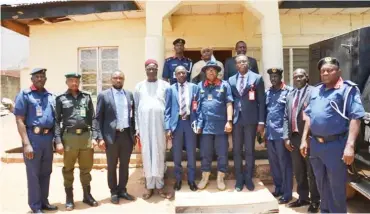  ?? Photo: EFCC ?? A team of Economic and Financial Crimes Commission (EFCC), and officers of the Nigeria Security and Civil Defence Corps (NSCDC) during their collaborat­ion meeting on fighting crime held in Kaduna