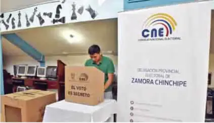  ??  ?? APORTE. El CNE contribuyó en el proceso electoral.