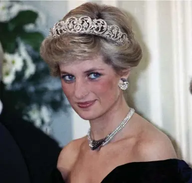  ?? HERMAN KNIPPERTZ/THE ASSOCIATED PRESS FILE PHOTO ?? In some ways, Diana, Princess of Wales, had a charmed life. But her life was also nightmaris­h, Heather Mallick writes.