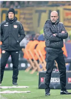  ?? FOTO: IMAGO ?? Peter Bosz (re.) ist bei Leverkusen im Gespräch.