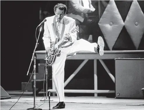  ?? JAMES A. FINLEY / THE ASSOCIATED PRESS FILES ?? The legendary Chuck Berry performs at a concert celebratio­n for his 60th birthday in 1986.