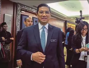  ?? BERNAMA PIC ?? Economic Affairs Minister Datuk Seri Azmin Ali at Parliament building in Kuala Lumpur yesterday.