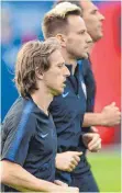  ?? FOTO: AFP ?? Luka Modric ( vorn) und Ivan Rakitic überzeugen nur einzeln.