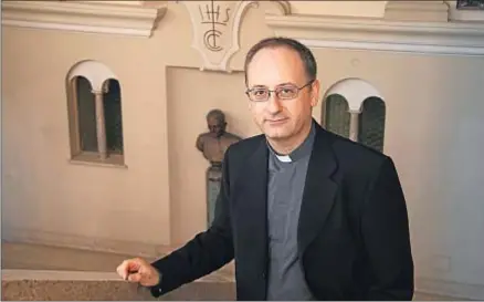  ?? ARCHIVO ‘LA CIVILTÀ CATTOLICA’ ?? Antonio Spadaro, de 46 años, en la sede de la revista La Civiltà Cattolica, en Roma