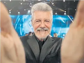  ??  ?? Marcelo Tinelli. Fue de los primeros en someter su rostro al filtro de FaceApp que envejece las selfies. Más canas y arrugas, el resultado.