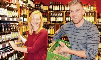  ?? Fotos: Sabrina Schatz ?? Merit Kraft (25) und Kevin Beutekamp (27) eröffnen heute ihren Bioladen, in dem sie auch regionale Produkte verkaufen. Die bei den sehen Babenhause­n als guten Standort für Gründer.