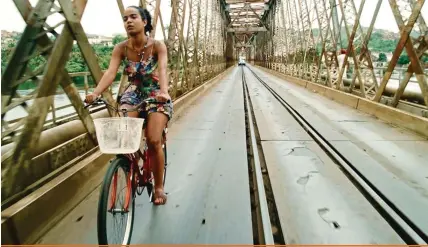  ??  ?? ‘Café com Canela’, da jovem dupla de estreantes Ary Rosa e Glenda Nicacio, fala sobre relações humanas e como elas podem enriquecer a vida das pessoas