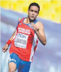  ??  ?? Archivo. Luguelín Santos sigue imponiendo su calidad en los escenarios del atletismo.