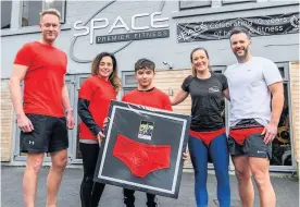  ?? Pic: Artur Lesniak ?? From left, Michael O’ Connor, Luca and mum Teresa, Hannah Lamputt and Mark Lamputt who bought Nick Knowles’ pants