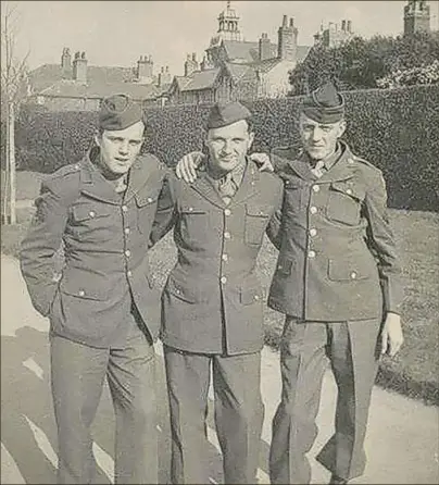  ?? Photos courtesy Leo Geleta ?? From left, Leo, Joe and Theodozie “Duzzie” Geleta, photo taken in England in May 1944, two weeks before D-Day. All three brothers survived the war.