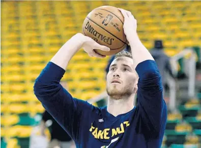  ?? GENE SWEENEY JR./GETTY IMAGES ?? Gordon Hayward said he was impressed by all three presentati­ons by the Heat, Celtics and Jazz, but in the end, chose to reunite with his college coach — Brad Stevens.