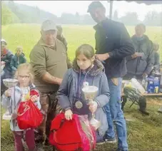  ?? - Crédits : CT ?? Avec 10 truites chacune, ce sont Emmy, 6 ans, et Noellie, 9 ans, qui ont remporté le concours!