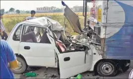  ?? HT PHOTO ?? The mangled remains of the car at Bhindran village on the PatialaBat­hinda road on Saturday.