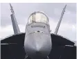  ?? FOTO: DPA ?? Ein F-18-Kampfflugz­eug auf einem Flugzeugtr­äger der USA.