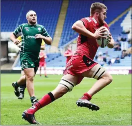  ??  ?? CROSBIE CROSSES: Edinburgh’s academy graduate gets his side’s fifth try