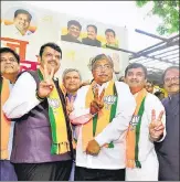  ?? ANSHUMAN POYREKAR/HT PHOTO ?? BJP leaders celebrate election victory