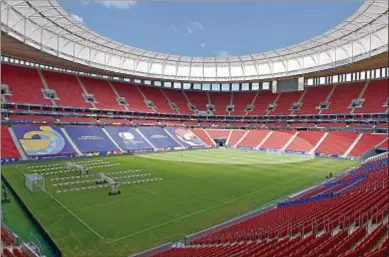  ??  ?? Coqueto. Así es el Estadio Mané Garrincha de Brasilia donde Uruguay debutará contra Argentina en la Copa.