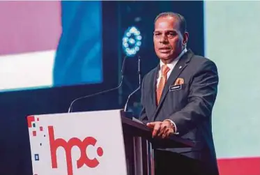  ?? PIC BY ASWADI ALIAS ?? Human Resources Minister Datuk Seri M. Saravanan giving a speech during the launch of the Human Resources Developmen­t Fund Placement Centre at the Kuala Lumpur Convention Centre yesterday.