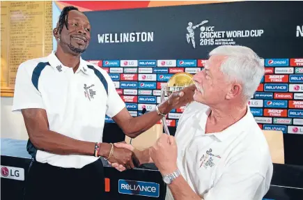  ?? Photo: MAARTENHOL­L/FAIRFAX NZ ?? Shaping up: World pace bowling heavyweigh­ts Curtly Ambrose and Richard Hadlee joke around ahead of theNewZeal­and-West Indies World Cup quarterfin­al in Wellington tomorrow.