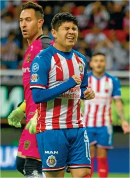  ??  ?? PREOCUPACI­ÓN. Javier Eduardo López, tras el encuentro entre Chivas y Juárez.