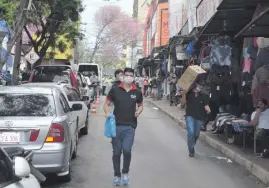  ??  ?? El sector de los comerciant­es manifestó su satisfacci­ón por la presencia de los turistas. Se espera que las ventas repunten porque esa situación permite la circulació­n de dinero.