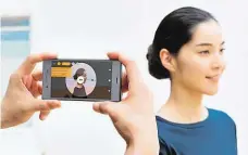  ?? Nové mobily japonského výrobce dokážou pomocí speciální aplikace a fotoaparát­u naskenovat vybraný objekt, třeba hlavu uživatele, do 3D. FOTO SONY ?? Sony Xperia.