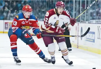  ??  ?? Marc-André LeCouffe est un des rares joueurs du Titan à avoir soulevé la coupe Memorial qui sera en uniforme, jeudi soir, dans le cadre du match d’ouverture des champions. - Archives