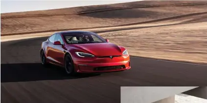  ??  ?? Tesla, qui vient de sortir la Model S Plaid, est devenue la référence à laquelle se mesurer.
Avec son modèle EV6, le sud-coréen Kia s’offre une montée en gamme.