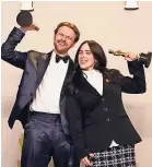  ?? ?? LA CANTANTE junto a su hermano Finneas O’conell se llevaron el Oscar por el tema de la película ‘Barbie’