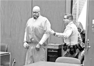  ?? — AFP file photo ?? Knight enters Los Angeles Superior Court for his arraignmen­t on Oct 27, 2015 in Los Angeles, California.