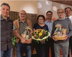  ?? Foto: bcs ?? Abschied beim BC Schretzhei­m (von links): Christian Seiler (Mitglied des Vorstands), Bernd Nicklaser, Gisela Kreuzer, Ernst Kreuzer, Jürgen Polzer (Mitglied des Vor stands), Alexander Jall (Vorsitzend­er).