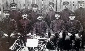  ?? MUSIKANTEN­LAND MUSEUM BURG LICHTENBER­G, GERMANY ?? Rudolf Mersy, centre front, and his band circa 1905. They entertaine­d fellow prisoners during their four years on Matiu/Somes Island.