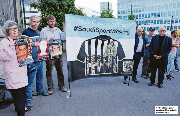  ?? ?? > NUFC fans against sportswash­ing outside St James’ Park