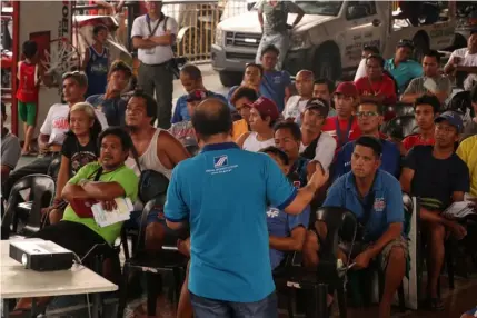  ??  ?? BASITODA members listen to SSS Department Manager III Fernando Nicolas as he discusses SSS services and benefits during the Sulit Conference for TODA held at Bagong Silang, Caloocan City on October 18, 2018. (Photo by Gelaine Louise Gutierrez)