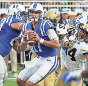  ?? MARK DOLEJS/USA TODAY SPORTS ?? Duke quick-trigger quarterbac­k Daniel Jones, looking for a receiver against Georgia Tech, might fit in with the Giants as Eli Manning’s eventual successor.