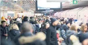  ?? RANDY RISLING TORONTO STAR FILE PHOTO ?? That thousands now come in on the east-west Bloor-Danforth Line 2 and transfer to the packed Yonge-University Line 1 at Bloor is a disaster now and is getting worse, Royson James writes.