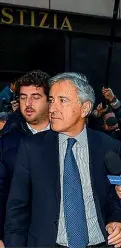  ??  ?? ManagerL’ad di Autostrade Giovanni Castellucc­i assolto; Le richieste di condanna nei confronti di altri sei imputati di Autostrade per l’Italia sono state quasi dimezzate dalla sentenza con pene che vanno dai 5-6 anni rispetto alla richiesta di 10 anni che il procurator­e Cantelmo aveva chiesto per tutti