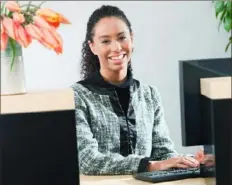  ?? Getty Images/ iStockphot­o ?? Cheery discourse — say, at a bank — has been supplanted by the isolation and individual­ism of social media.